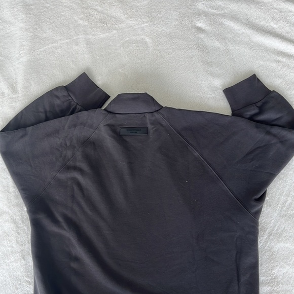 Essentials sweater - Picture 3 of 6